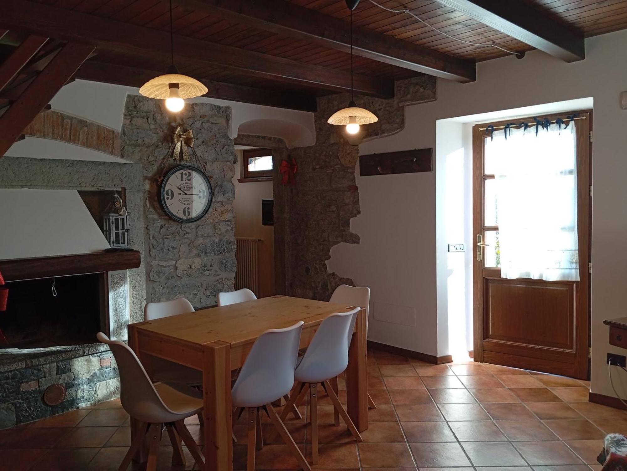 Ca' Baetti L'Antico Borgo Bed & Breakfast Roncola Luaran gambar