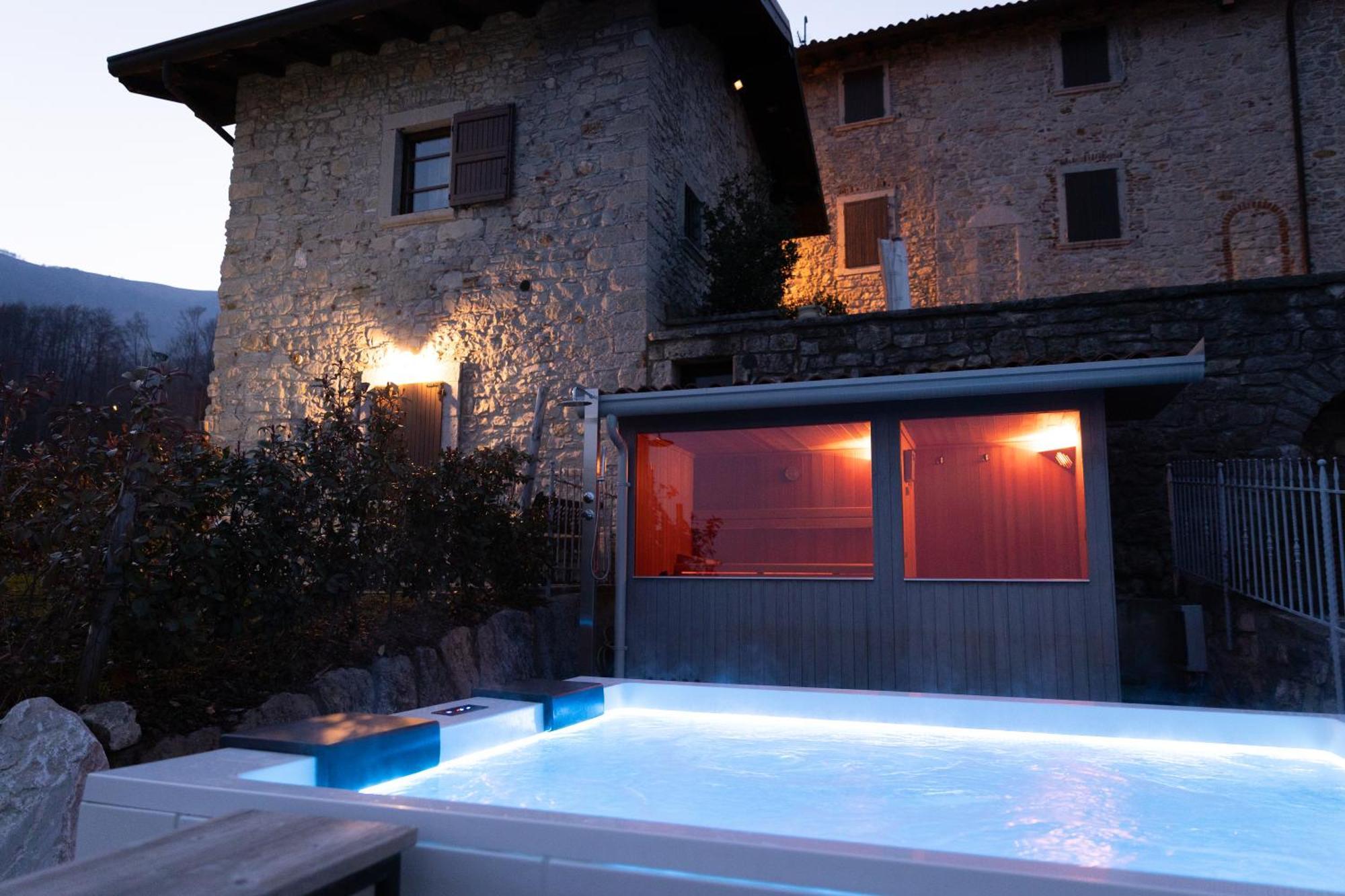 Ca' Baetti L'Antico Borgo Bed & Breakfast Roncola Luaran gambar