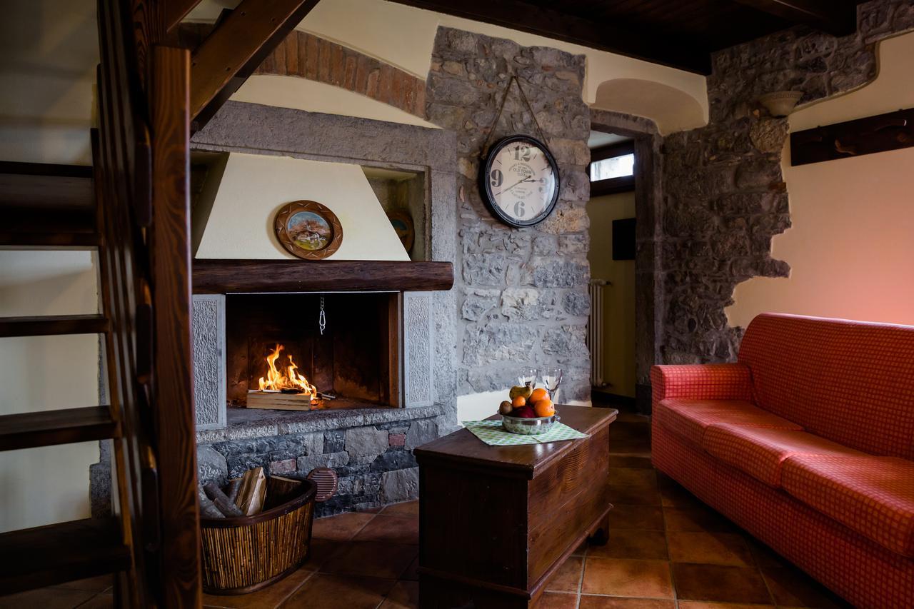 Ca' Baetti L'Antico Borgo Bed & Breakfast Roncola Luaran gambar