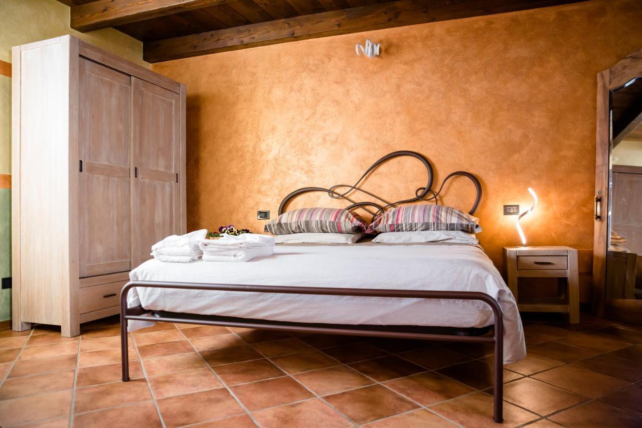 Ca' Baetti L'Antico Borgo Bed & Breakfast Roncola Luaran gambar